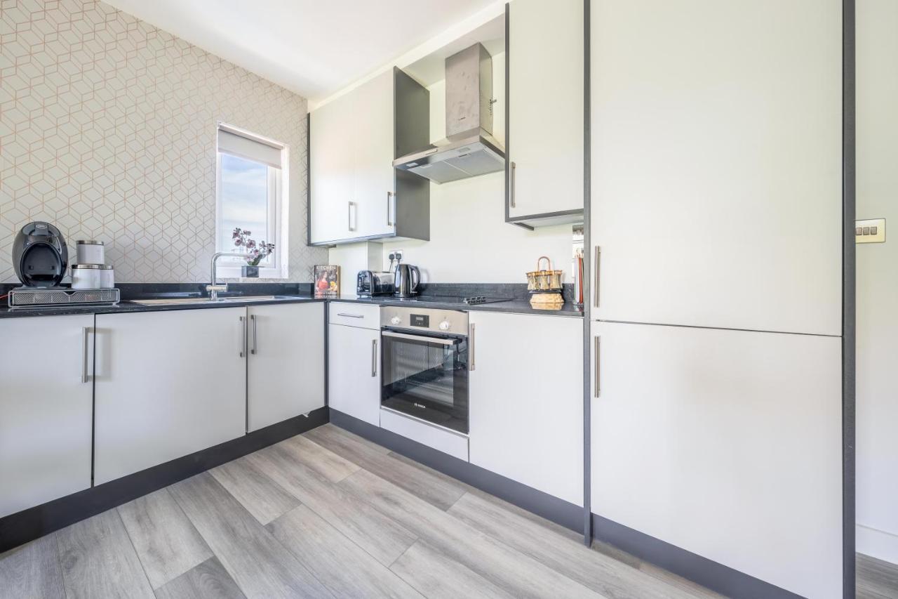 Ash View Place 4 -Heathrow - Thorpe Park - Free Parking Staines-upon-Thames Εξωτερικό φωτογραφία