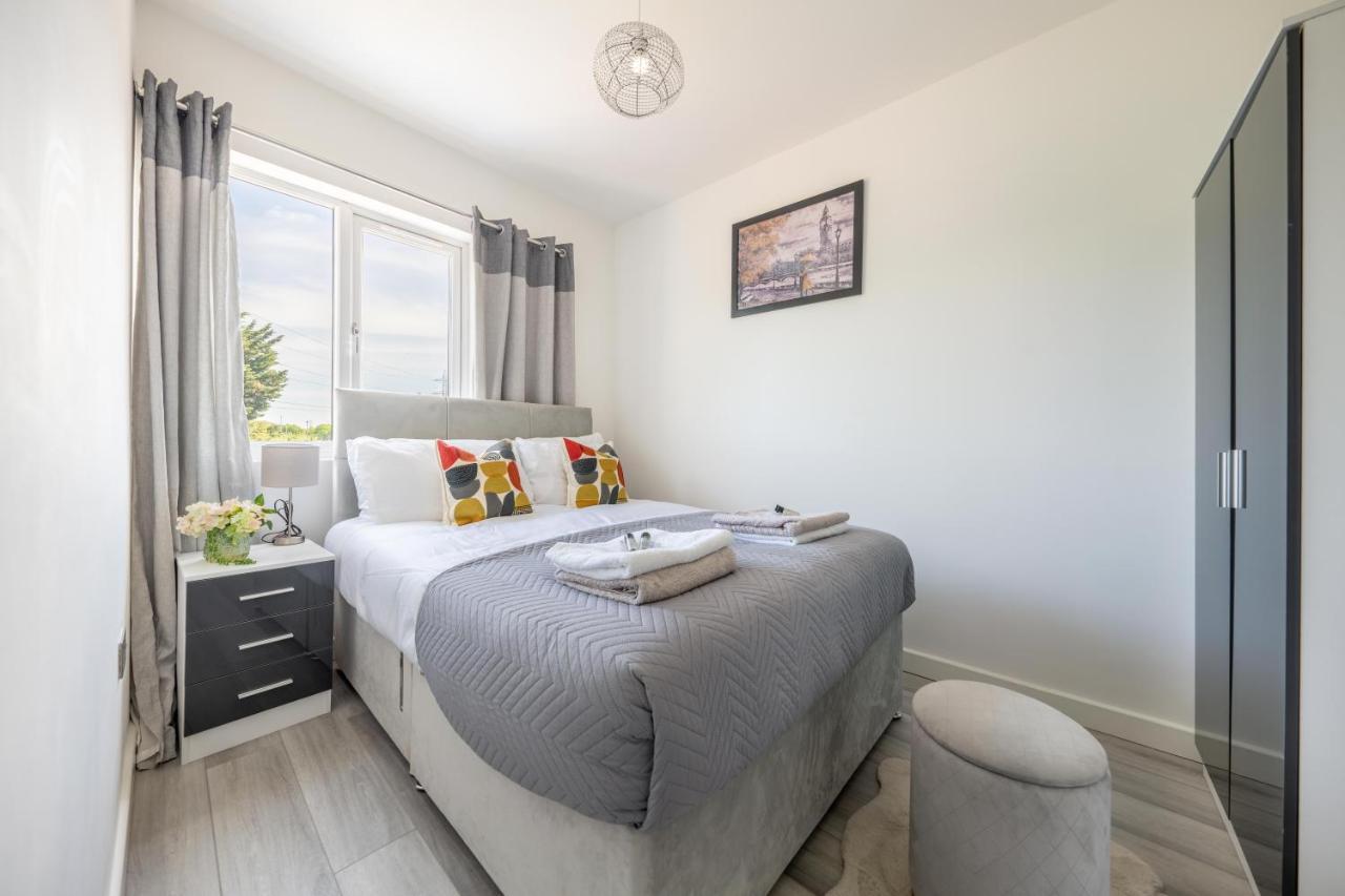 Ash View Place 4 -Heathrow - Thorpe Park - Free Parking Staines-upon-Thames Εξωτερικό φωτογραφία
