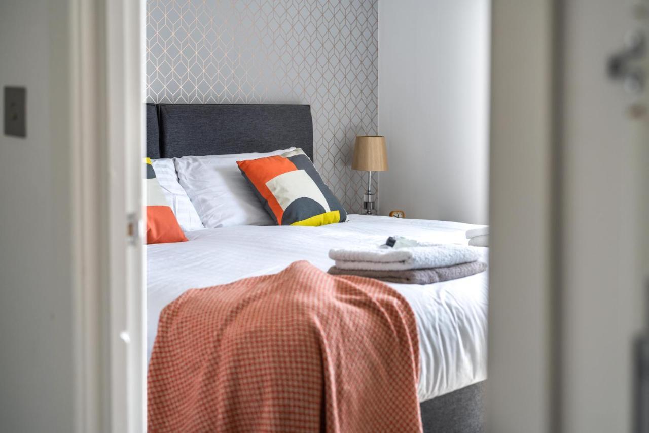 Ash View Place 4 -Heathrow - Thorpe Park - Free Parking Staines-upon-Thames Εξωτερικό φωτογραφία