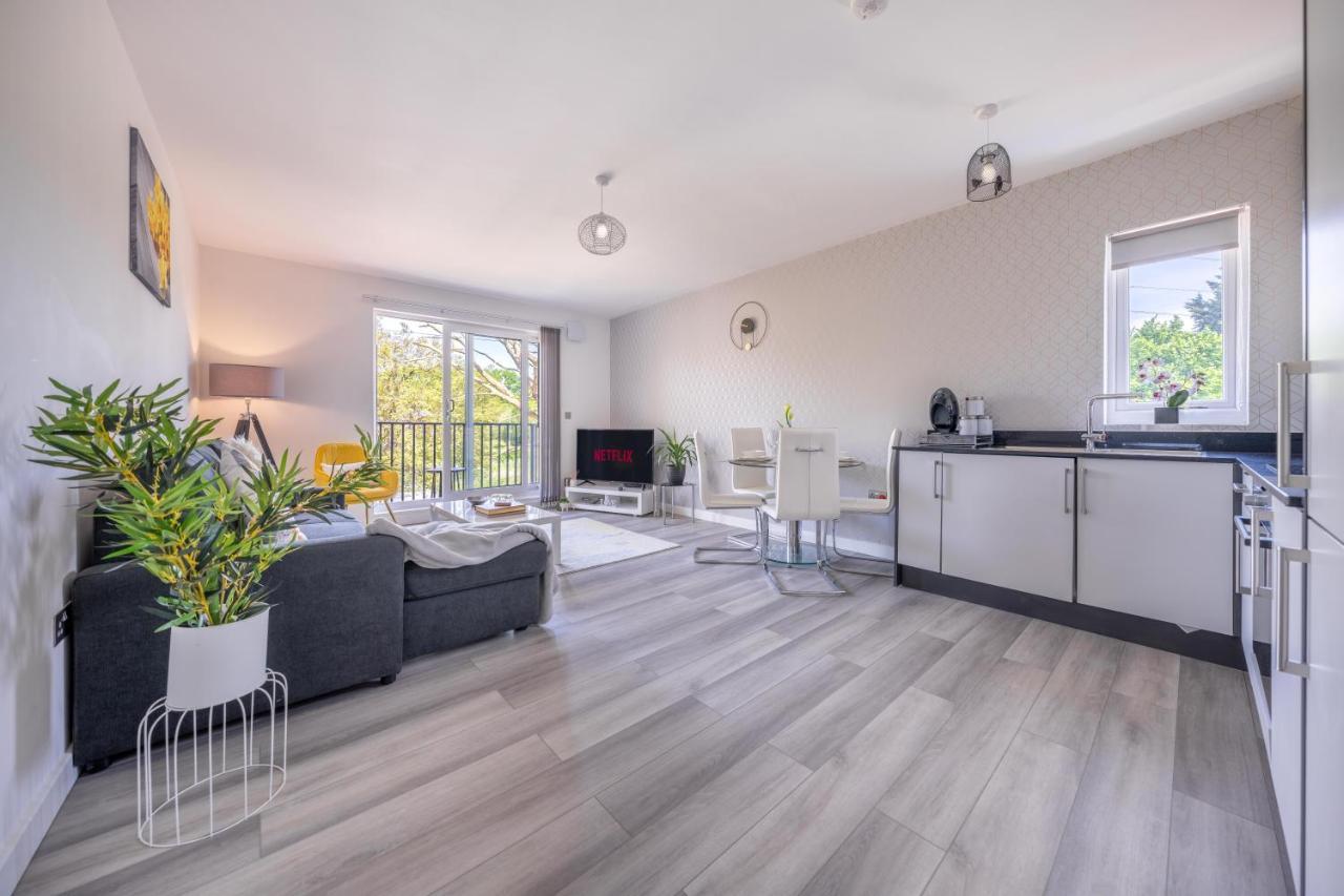Ash View Place 4 -Heathrow - Thorpe Park - Free Parking Staines-upon-Thames Εξωτερικό φωτογραφία