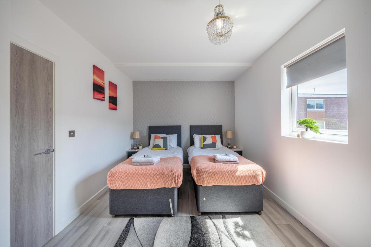 Ash View Place 4 -Heathrow - Thorpe Park - Free Parking Staines-upon-Thames Εξωτερικό φωτογραφία