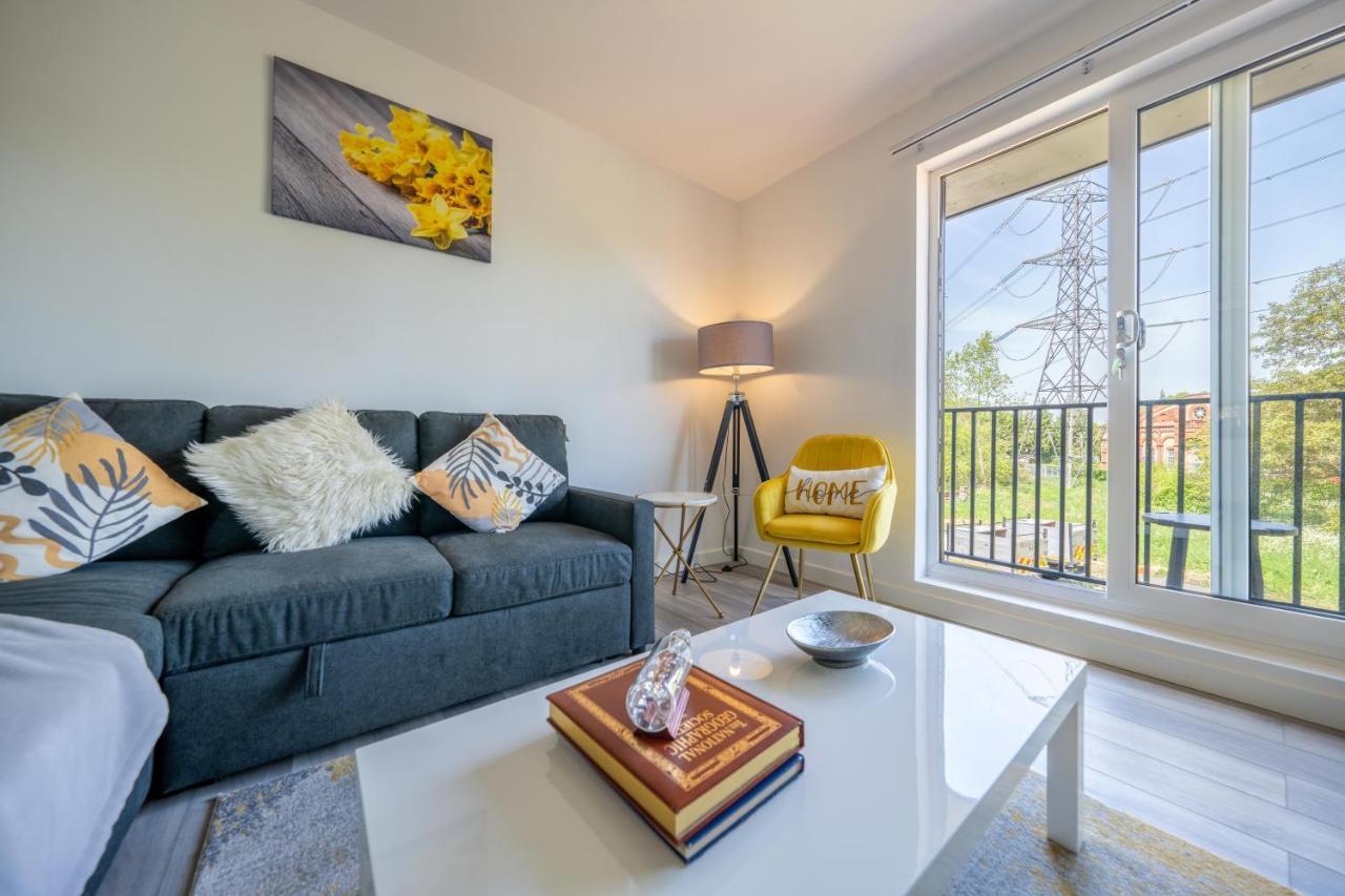 Ash View Place 4 -Heathrow - Thorpe Park - Free Parking Staines-upon-Thames Εξωτερικό φωτογραφία