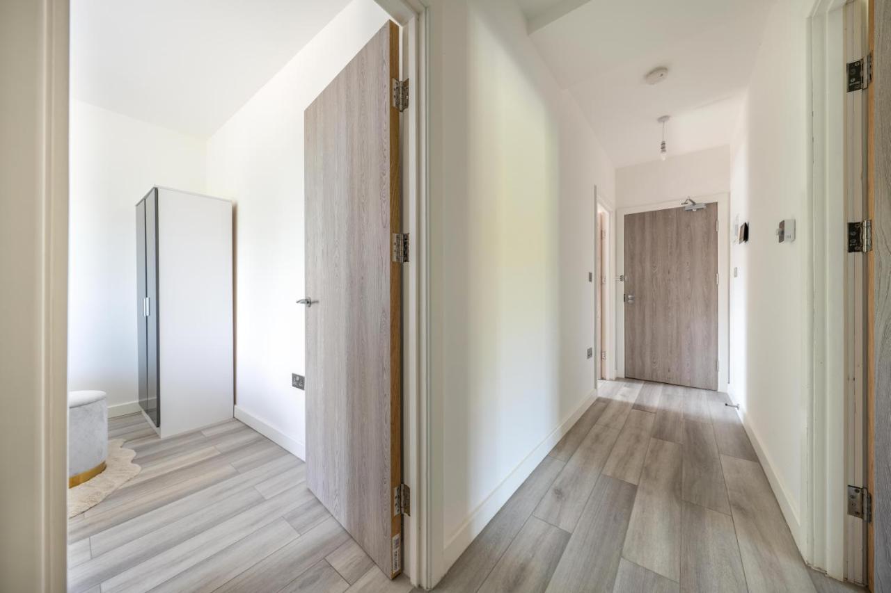 Ash View Place 4 -Heathrow - Thorpe Park - Free Parking Staines-upon-Thames Εξωτερικό φωτογραφία