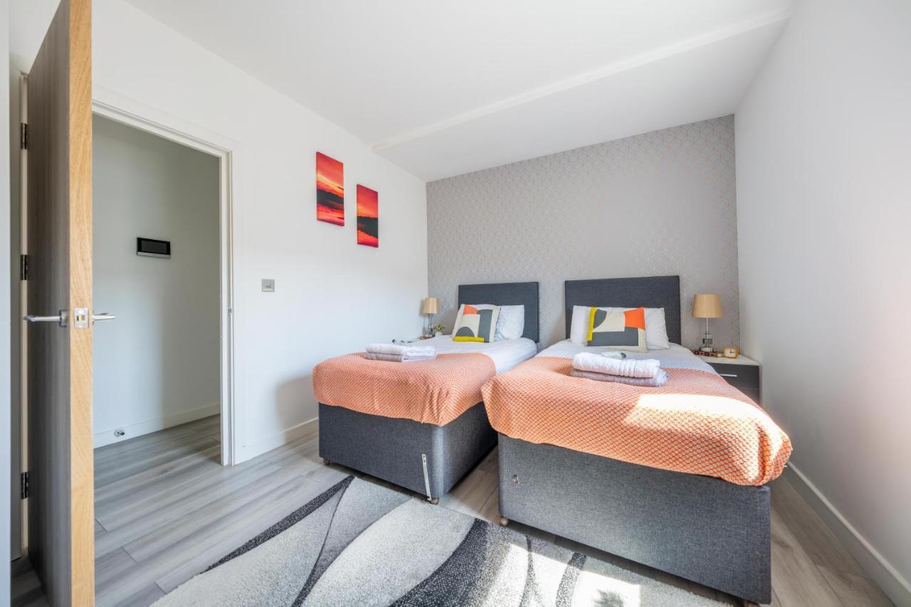 Ash View Place 4 -Heathrow - Thorpe Park - Free Parking Staines-upon-Thames Εξωτερικό φωτογραφία