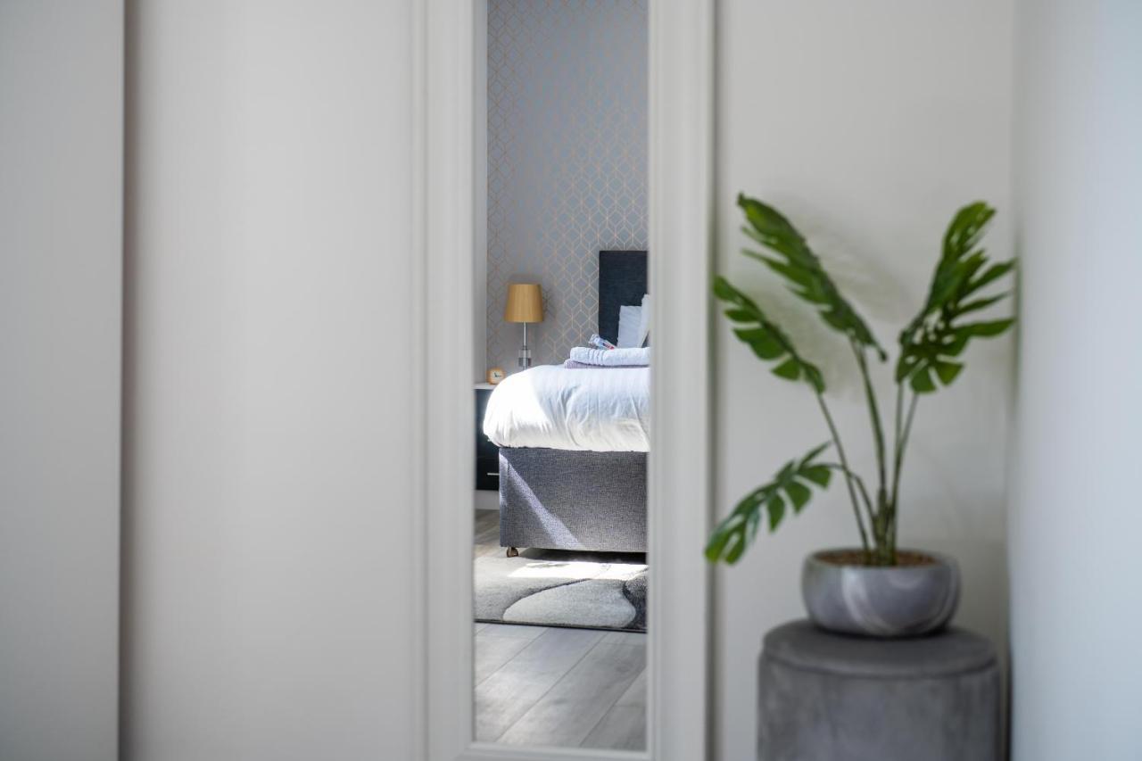 Ash View Place 4 -Heathrow - Thorpe Park - Free Parking Staines-upon-Thames Εξωτερικό φωτογραφία